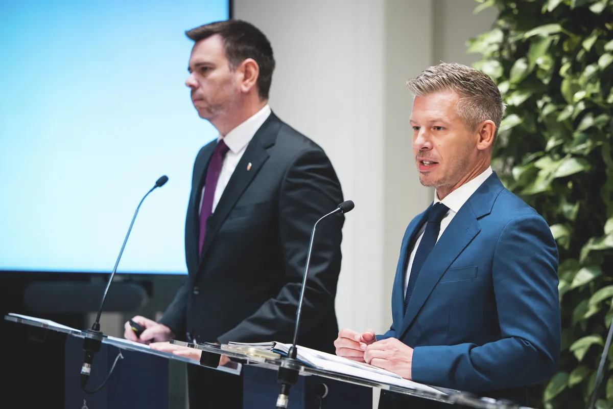kormányzati sajtótájékoztató, kormányzatisajtótájékoztató, 2026.09.18.,Magyar Péter, Magyar Péter miniszterelnök MagyarPéter,Vitézy Dávid közlekedési és beruházási miniszter, VitézyDávid, fenyegetőzés