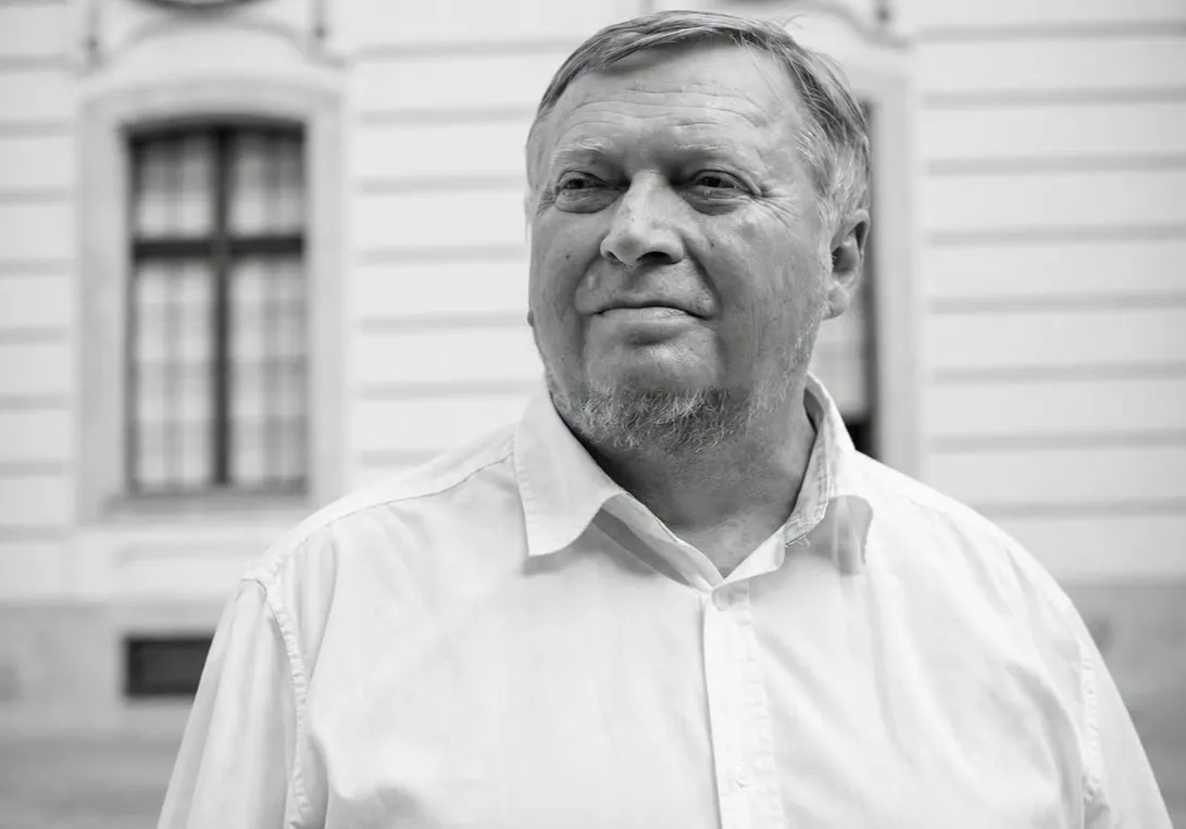 Dr. Hauser Zoltán, Hauser Zoltán, Eszterházy Károly Főiskola, Eszterházy Károly Katolikus Egyetem, egri felsőoktatás, Tokaj-Hegyalja Egyetem, rektor, Eger, Líceum, pedagógusképzés Az egri felsőoktatás meghatározó alakja, Dr. Hauser Zoltán 72 éves volt