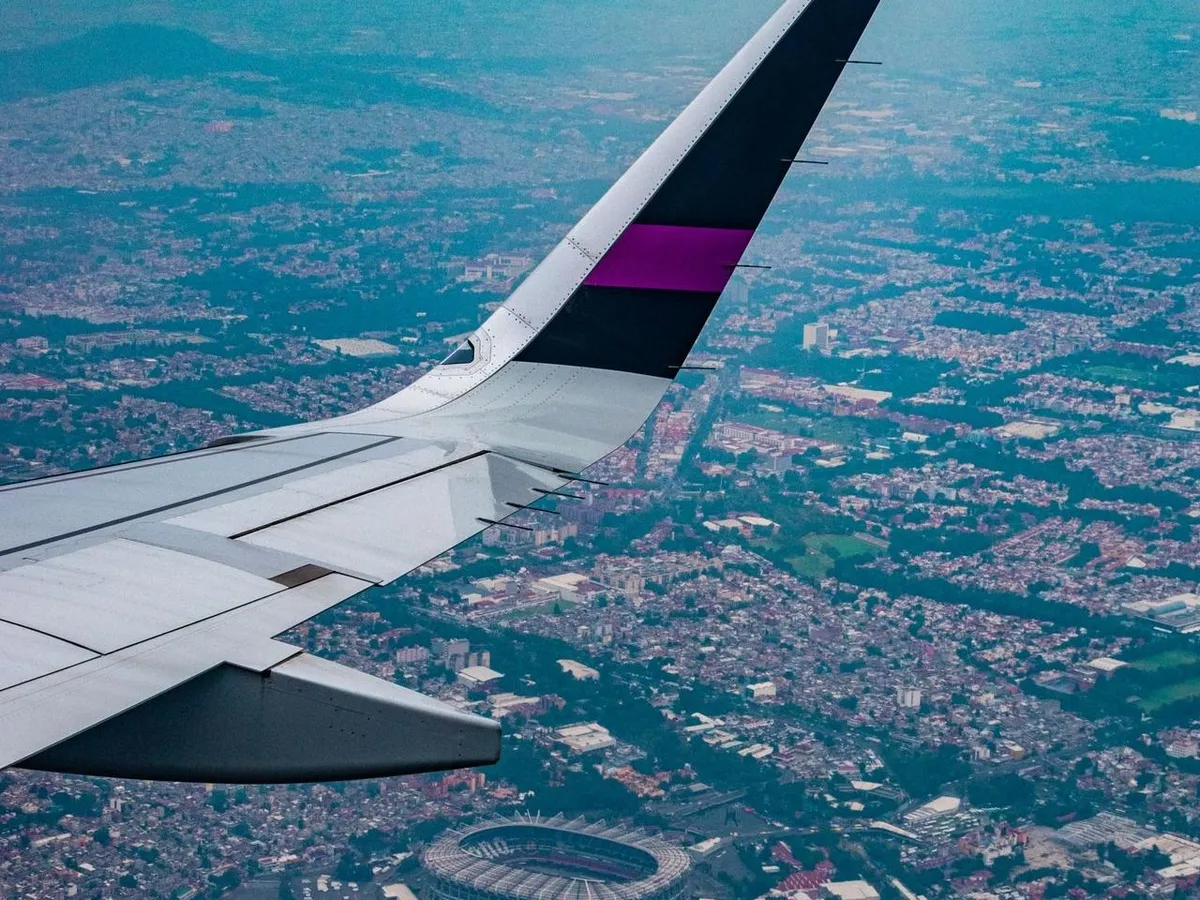 Lehetséges hajtóműtűz miatt szakította meg útját egy Mexikóba tartó Volaris-járat. A repülőgép biztonságosan leszállt Las Vegasban.