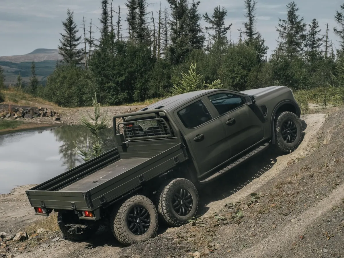 Dízel-hibrid lesz az elektromos hátsó tengellyel a Ford Ranger Super Duty pickup.