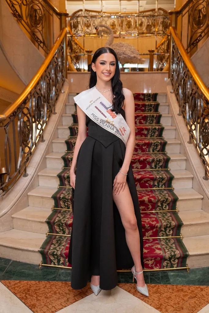 Press photo session with Lugner's star guest Priscilla Presley before the Opera Ball at the Grand Hotel in Vienna, Austria, 8 February 2024 .Lucia SISIC. - 20240208_PD15640 (Photo by Andreas Tischler / APA-PictureDesk / APA-Images via AFP)