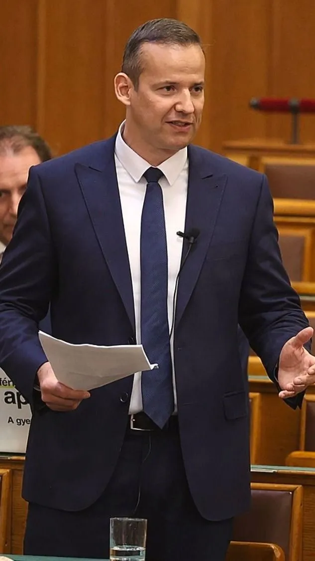 Kitiltotta a parlamentből Toroczkai Lászlót Forsthoffer Ágnes