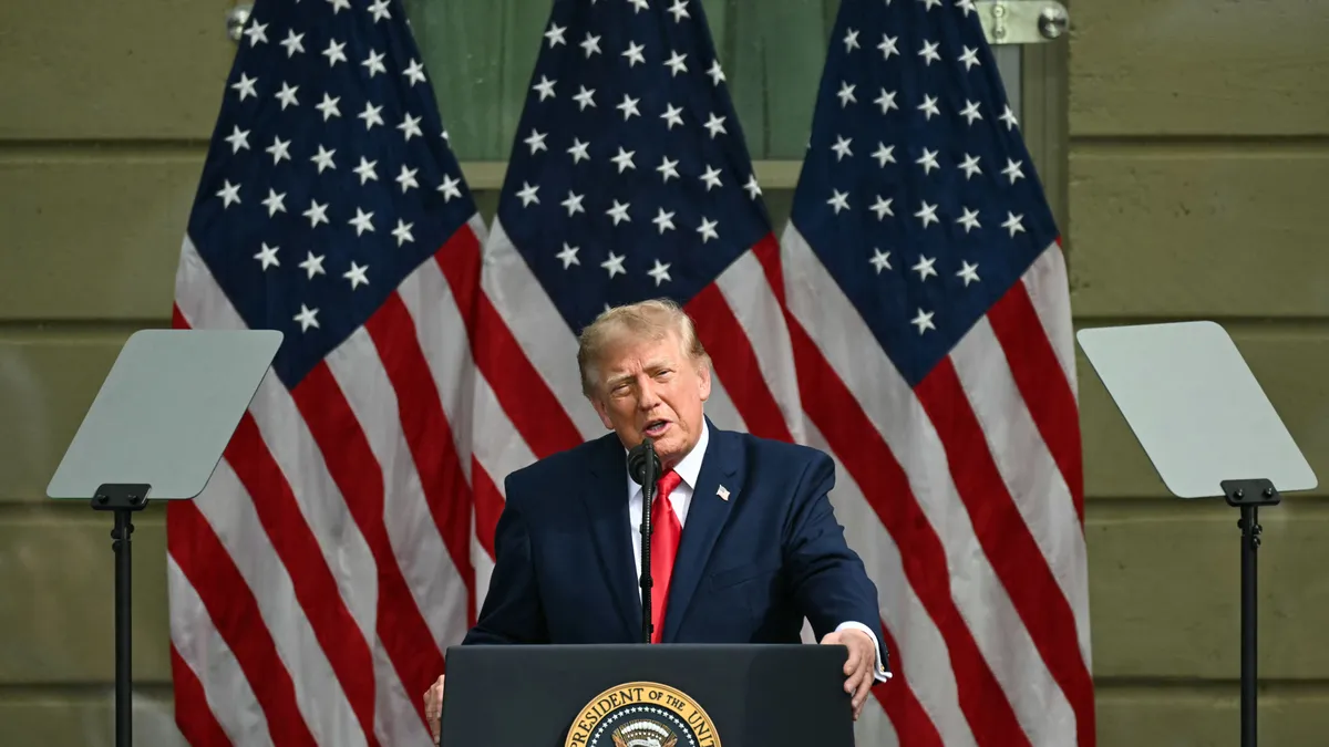 Trump felszólította Zelenszkijt, hogy ne támadják az orosz dízelüzemanya