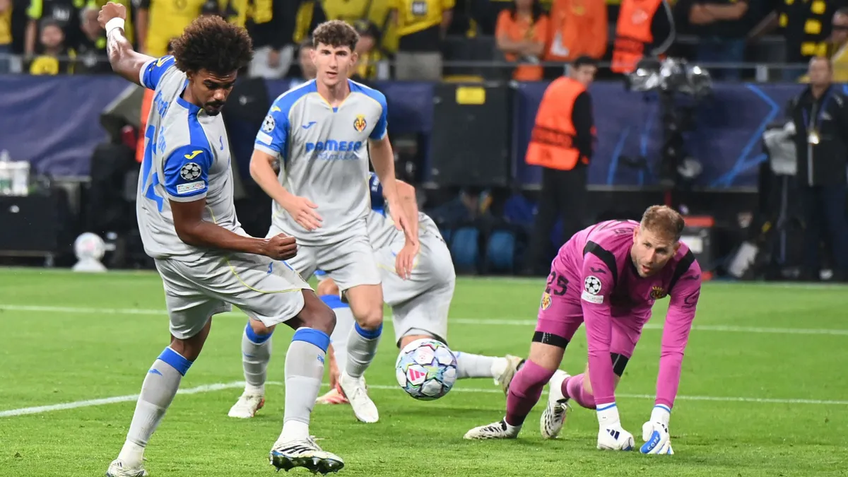 Gulácsi Péter a Borussia Dortmund-Villarreal Bajnokok Ligája-mérkőzésen