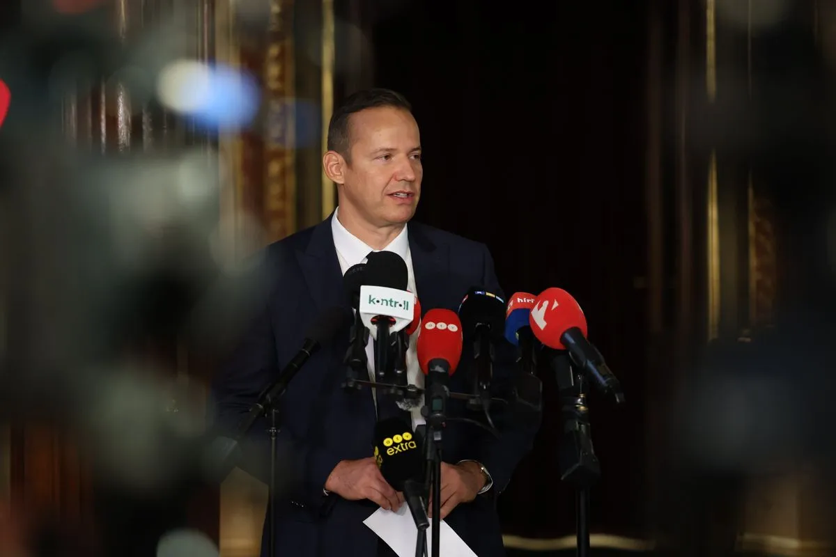 Toroczkai László, a Mi Hazánk elnöke kedden tartott egy sajtótájékoztatót a parlamentben, miután Forsthoffer Ágnes házelnök hétfő éjjel kizárta az Országgyűlés e heti üléséről (Fotó: Hatlaczki Balázs)