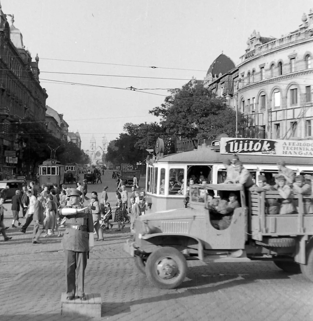 Westend-ház, Nyugati tér, Fortepan