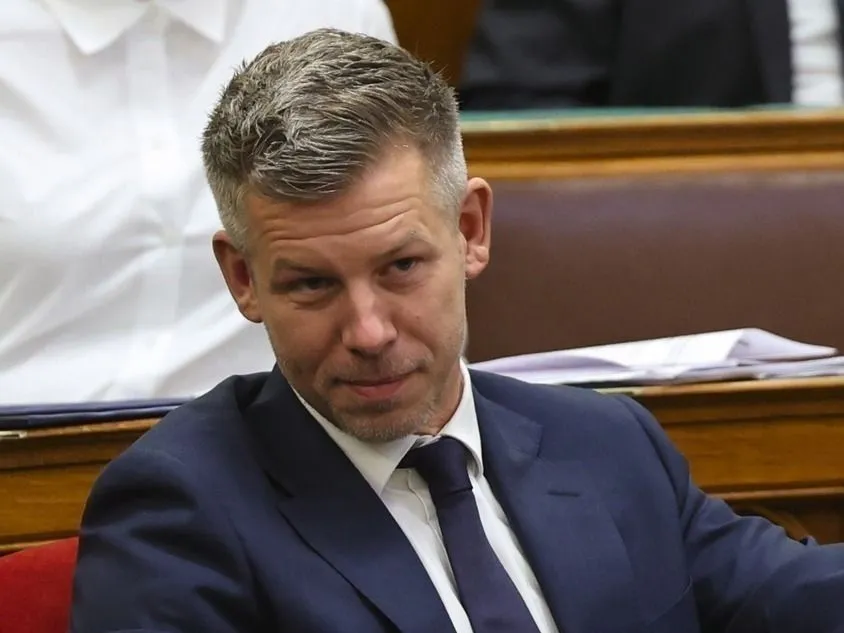 Magyar Péter a kampányban 480 forintos üzemanyagárat ígért