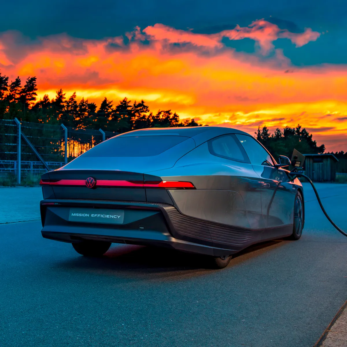 The Mission Efficiency at the Ehra Lessien test track (Germany) after setting its second world record (‘Ideal Drive’).