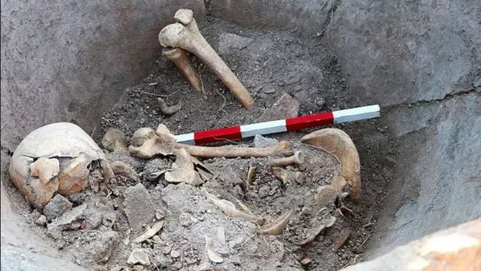 Megrázó felfedezés: agyagedényből került elő egy férfi csontváza – kiderült, hogy mi történt vele