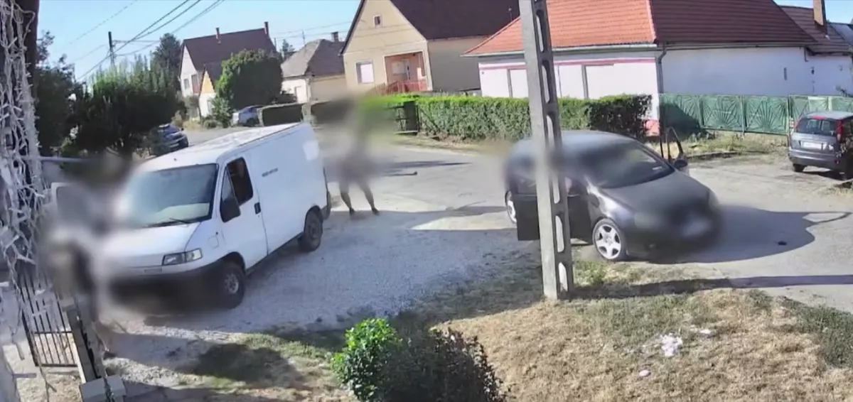 Fegyverekkel támadt egymásra két autós csapat
