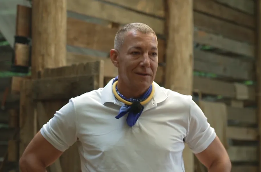 Németh Kristóf szerezte meg a védettséget jelentő kék kendőt a Farm VIP-ben