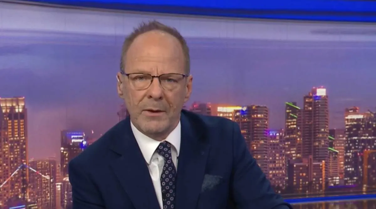 James Macpherson magabiztosan számolt be egy paródiavideóról: nem esett le sem neki, sem a műsor szerkesztőinek, hogy nem valós híradást szemléznek