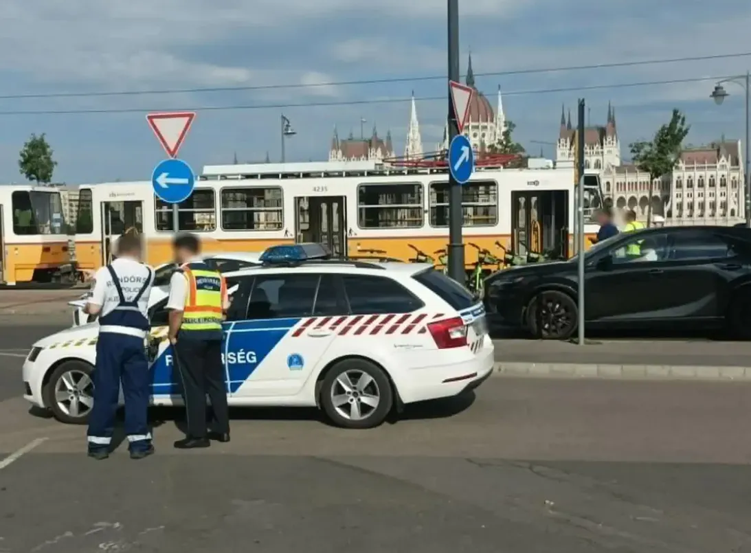 Meghalt a 6 éves kisfiú, akit villamos gázolt el a Batthyány téren