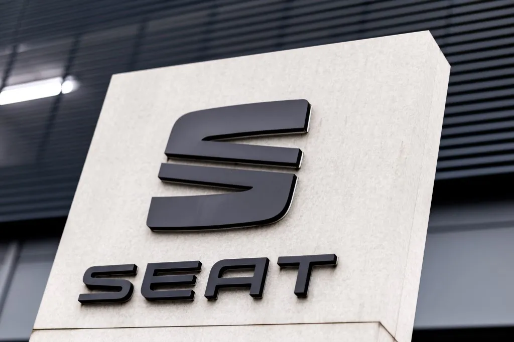31 January 2025, Bavaria, Munich: The brand logo and the lettering of the car manufacturer Seat can be seen at a branch of the company in Munich (Bavaria) on January 31, 2025. Seat S.A. is a subsidiary of the parent company Volkswagen AG. Photo: Matthias Balk/dpa (Photo by MATTHIAS BALK / dpa Picture-Alliance via AFP)