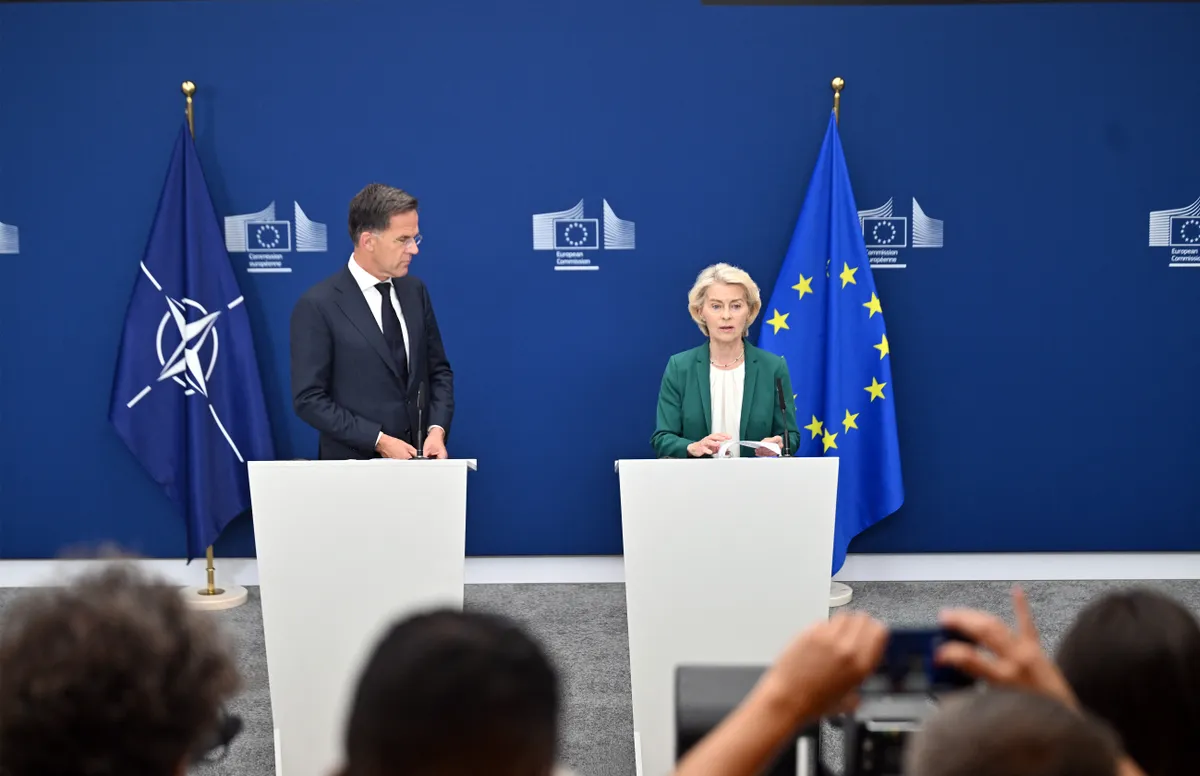 Mark Rutte és Ursula von der Leyen közös sajtótájékoztatón ítélte el a történteket 