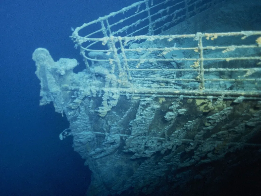 A Titanic roncsai az óceán mélyén