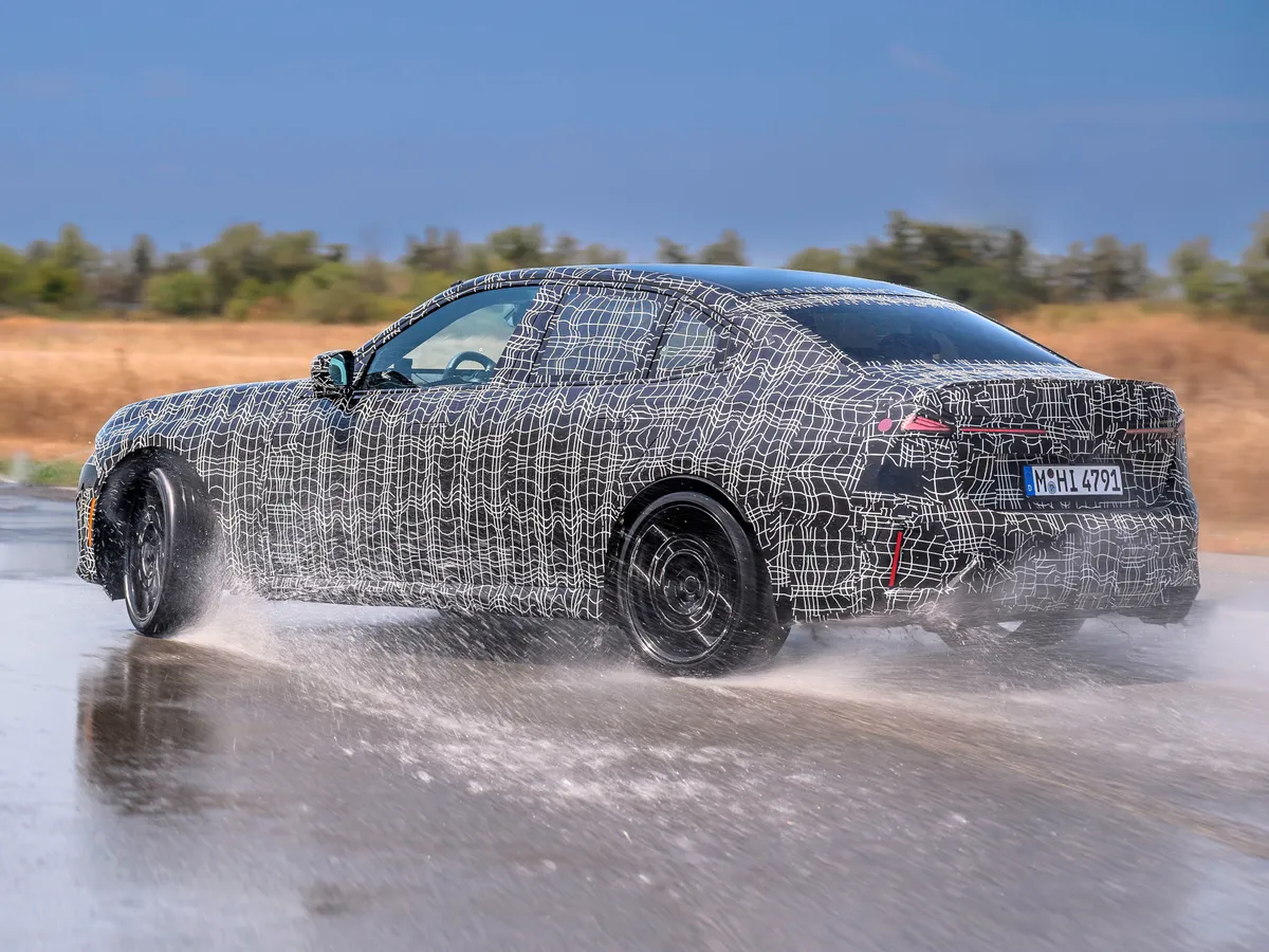 A mai M3-as szintjét hozza a jövőbeli BMW M350.