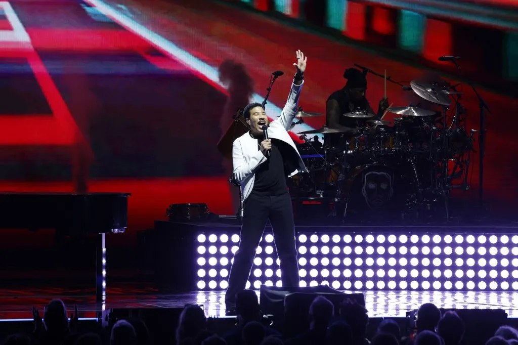 GRAND RAPIDS, MICHIGAN - MAY 15: Music legend and Acrisure brand ambassador Lionel Richie headlines the Acrisure Amphitheater Opening Concert on May 15, 2026 in Grand Rapids, Michigan. Jeff Schear/Getty Images for Acrisure Amphitheater/AFP (Photo by Jeff Schear / GETTY IMAGES NORTH AMERICA / Getty Images via AFP)