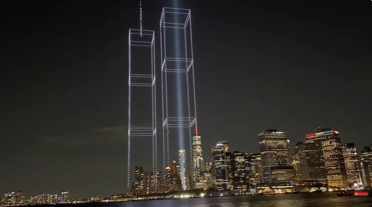 World Trade Center fényshow: Újraépítették a tornyokat drónokkal