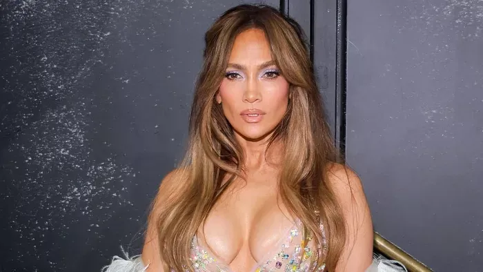 Jennifer Lopez ismét merészre vette a figurát – mutatjuk, mit viselt New Yorkban