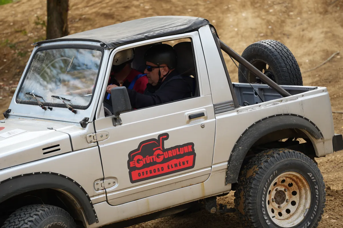 AKarvai Sándor, rekordkísérlet, off road, Euro Trial, Magyar Rekordok, látássérült, Kereki, nyolcadik rekord  vak sofőr, Karvai Sándor off road autóval teljesítette legújabb rekordkísérletét