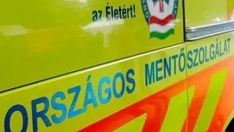 A mentők nem tudták megmenteni egy ember életét a 4-es főúton történt baleset után