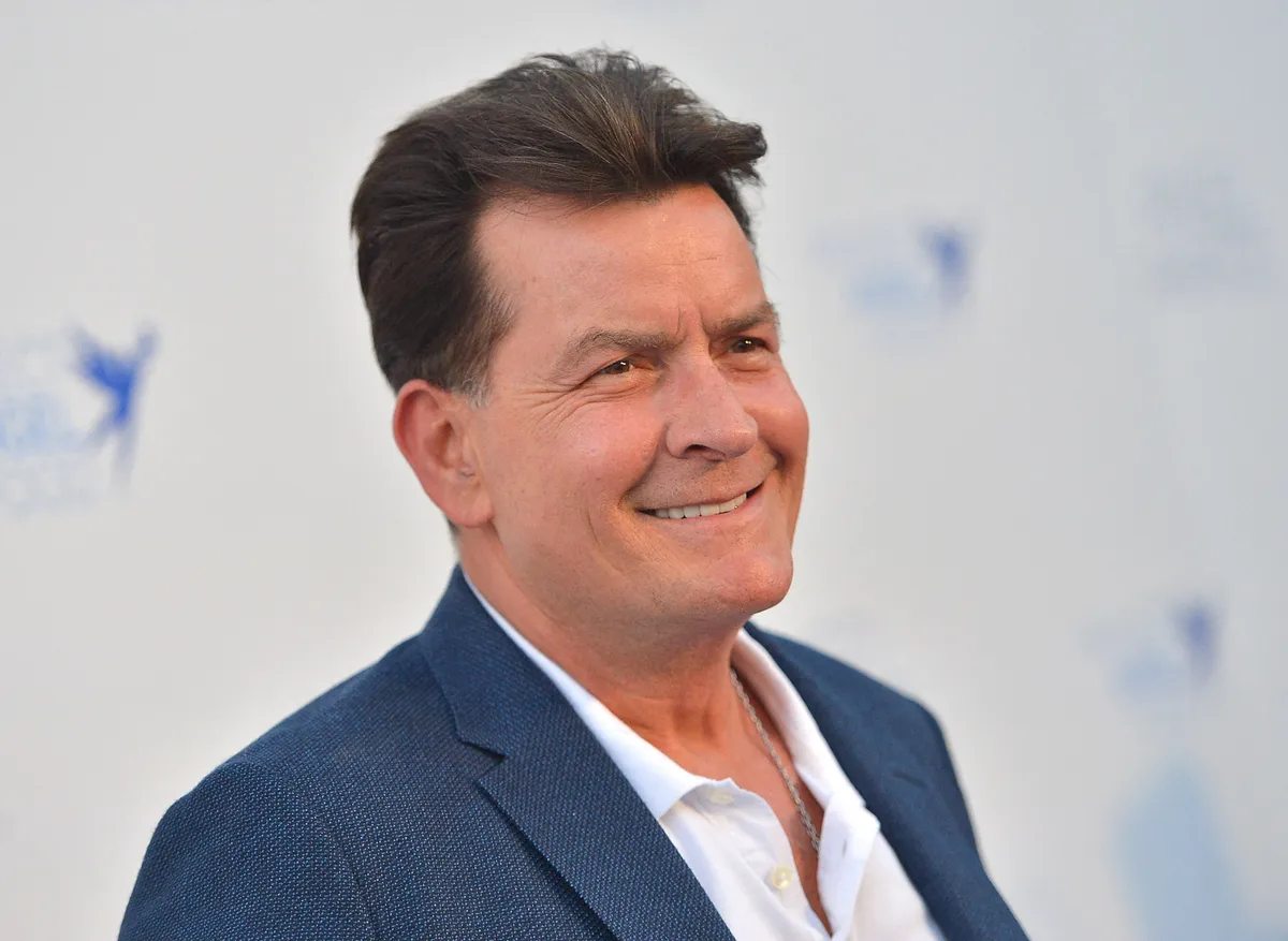 Charlie Sheen ma ünnepli a 61. születésnapját.