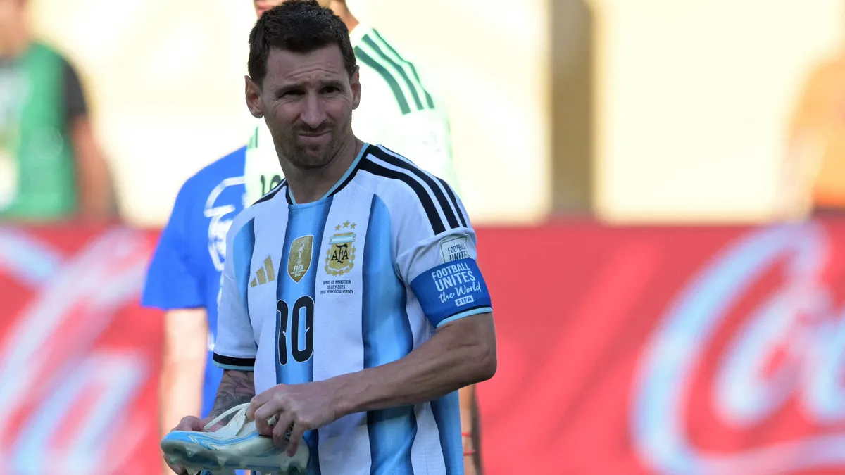 Argentina's forward #10 Lionel Messi react after Spain won the 2026 World Cup football tournament final match between Spain and Argentina at the New York/New Jersey Stadium in East Rutherford on July 19, 2026.  (Photo by JUAN MABROMATA / AFP)