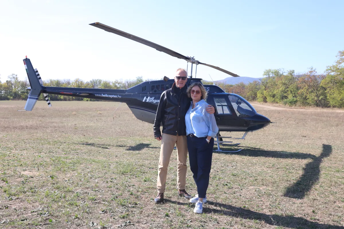 Az Amatőrök főszereplői helikopterrel érkeztek a helyszínre.