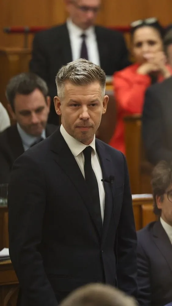 Kemény kritikát kapott Magyar Péter a parlamentben