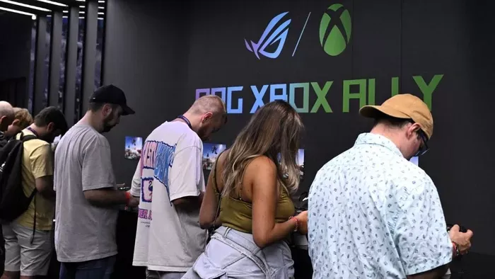 Kisebb a legtöbb okostelefonnál az Xbox új kontrollere - videó