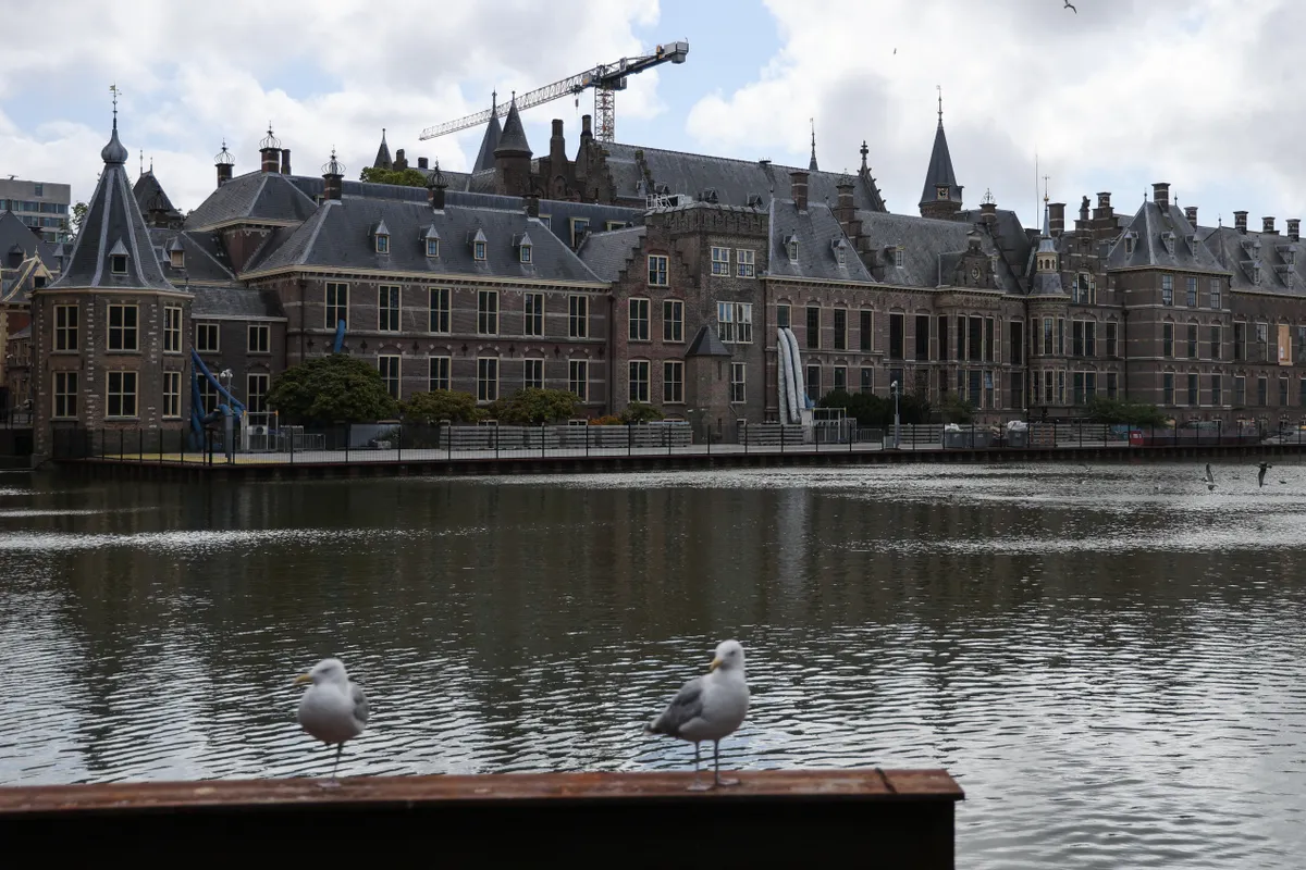Elképesztő leépítésre készül a holland kormány