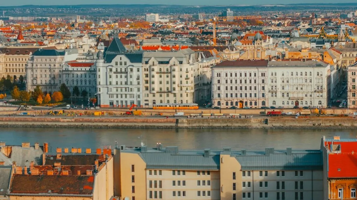 Robbanószerkezet miatt kiürítések lesznek Budapest XVIII. kerületében. Mutatjuk az érintett címeket, az útlezárások idejét és a BKK-járatokat.