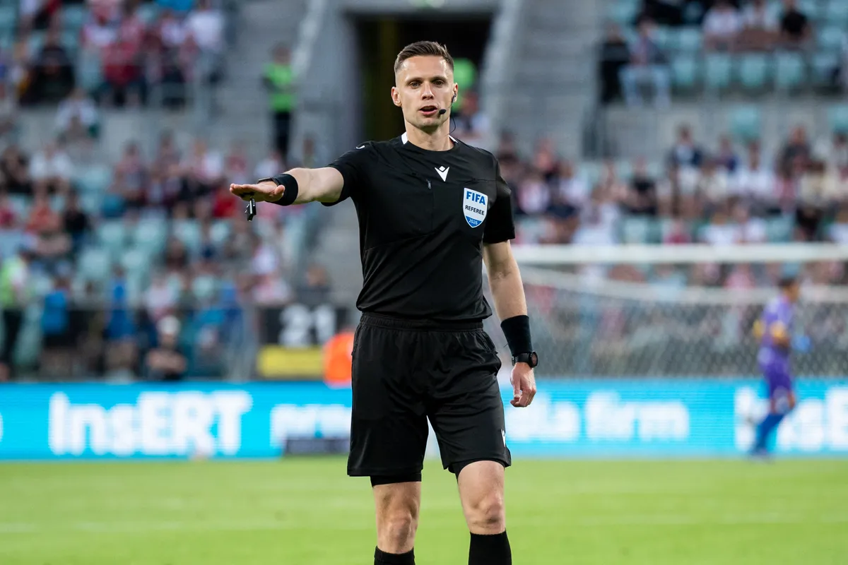 Damian Sylwestrzak lesz az FTC-Plzen játékvezetője