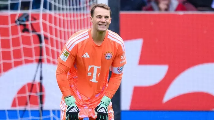 Mit csinált Neuer? Elképesztő baki, nyolc másodperc után történelmi rekord – videó