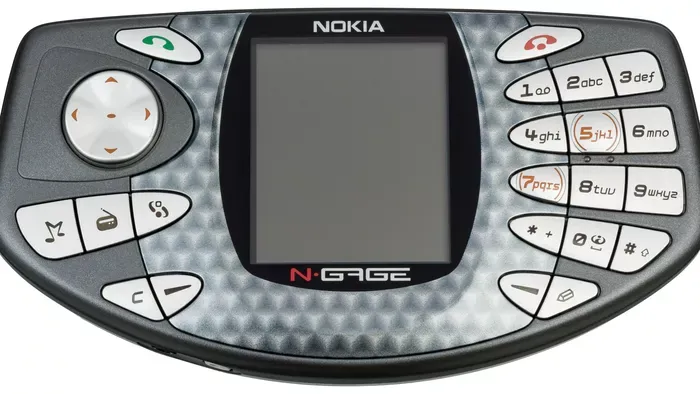 23 éve jelent meg a Nokia legfurcsább mobilja, amely megelőzte a korát, de hatalmasat bukott