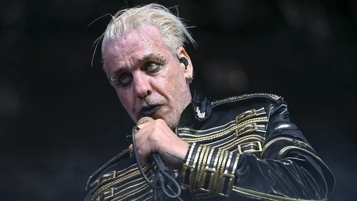 Gyászol a Rammstein énekese, Till Lindemann
