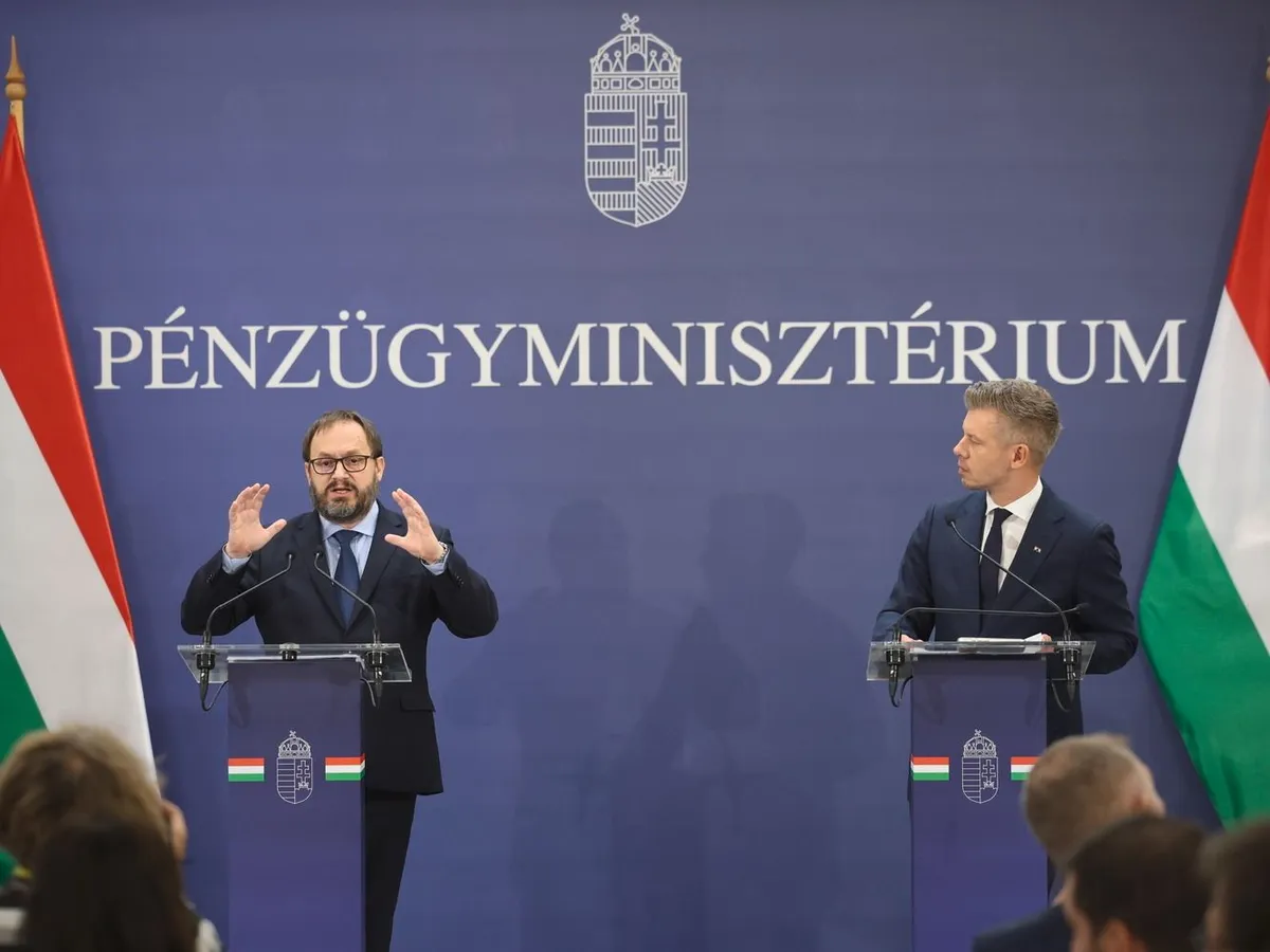 Magyar Péter miniszterelnök kedden Kármán András pénzügyminiszterrel közösen is tartott egy sajtótájékoztatót is tartott egy sajtótájékoztatót, amelyen részletesebben is belementek a 2027-es költségvetés számaiba (Fotó: Hatlaczki Balázs)