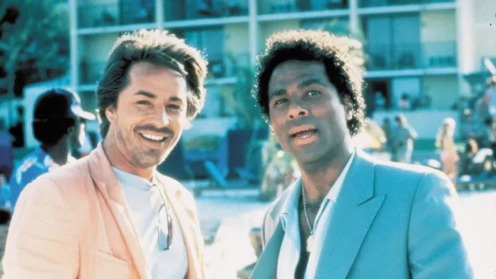 Megérkeztek az első képek az új Miami Vice-filmről: ők lépnek Don Johnsonék örökébe?