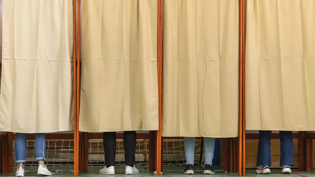 Időközi választást tartanak ma több településen - képünk illusztráció Szavazófülkék - képünk illusztráció Fotó: Polyák Attila / Polyák Attila
