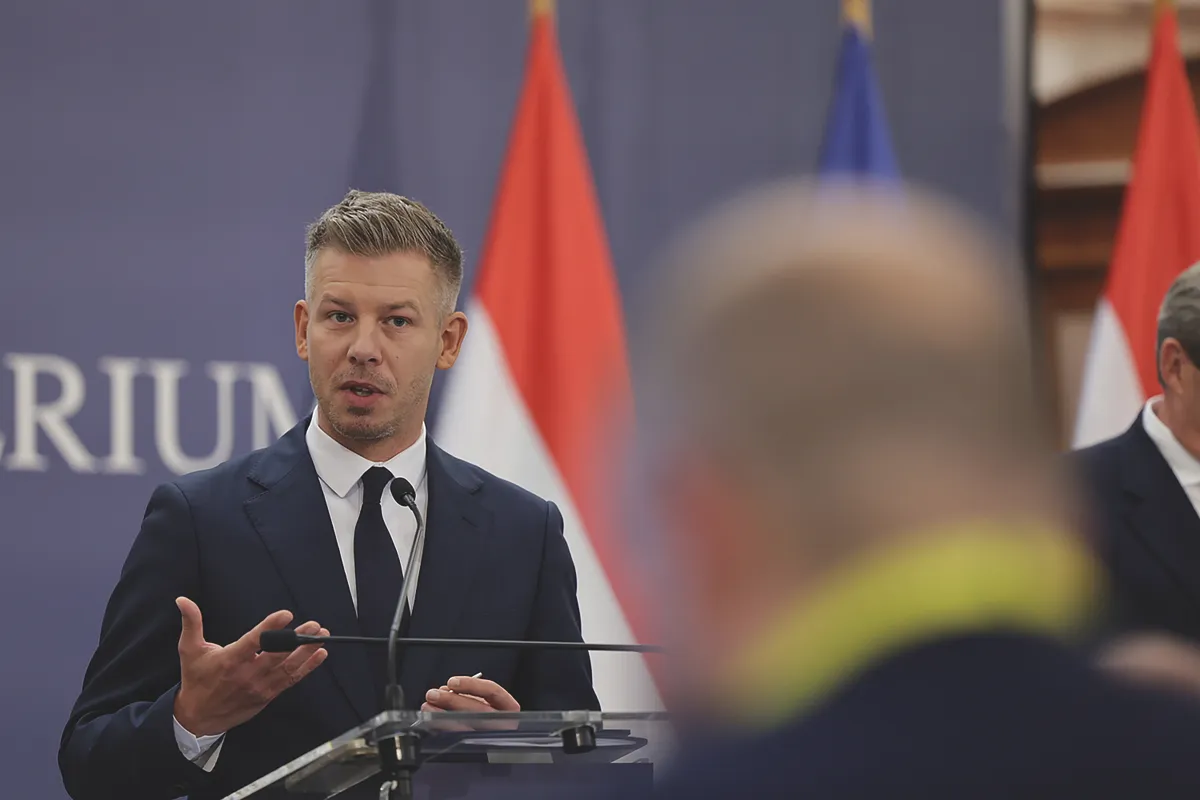 Origoa Magyar Péter megérkezett Andrej Babishoz Prágába – előben az Origón ...