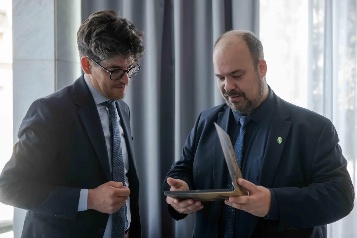Velkey György a ciklus végéig közel 45 millió forint közpénzt fizet a Rózsa András vezette zuglói önkormányzatnak