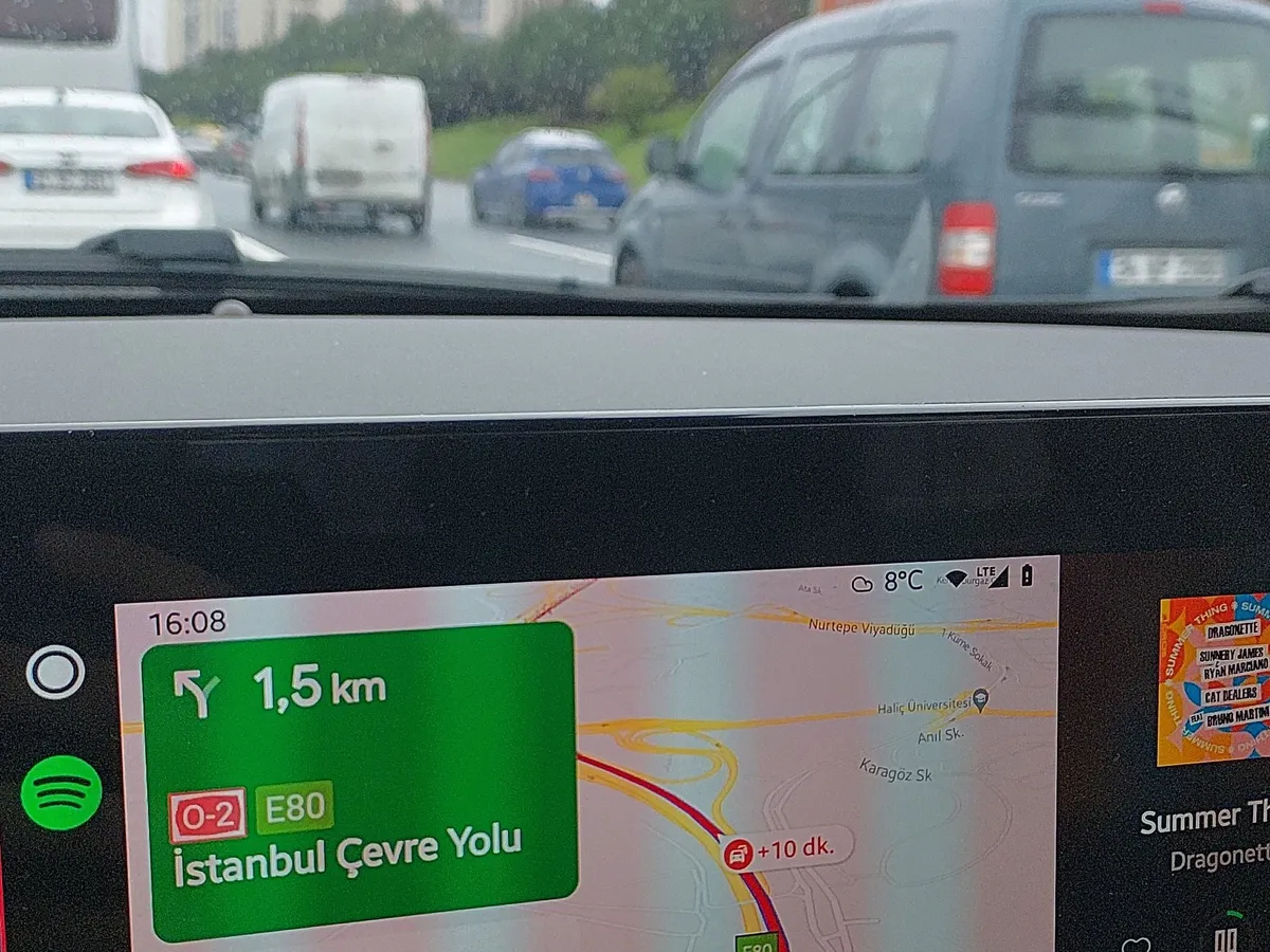Android Auto használat közben