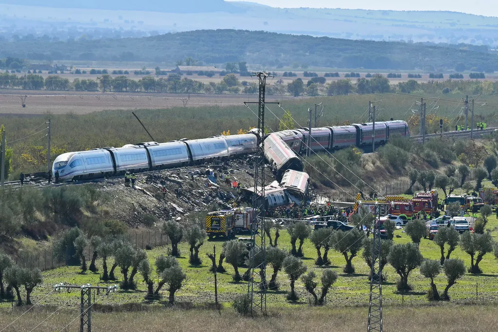 Origoa Háromnapos gyászt hirdettek a spanyolországi vonatbalesetet követően ...
